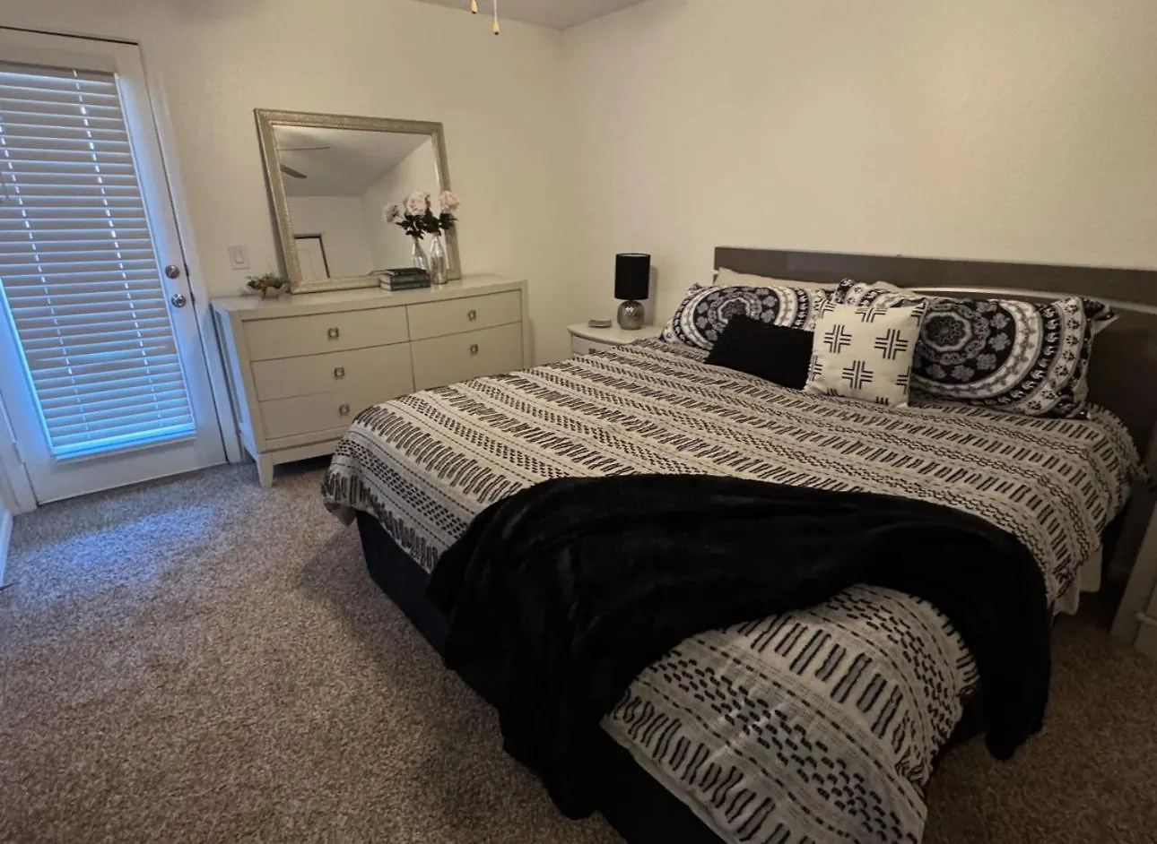 Apartment Charming Two Bedroom Townhome Phoenix