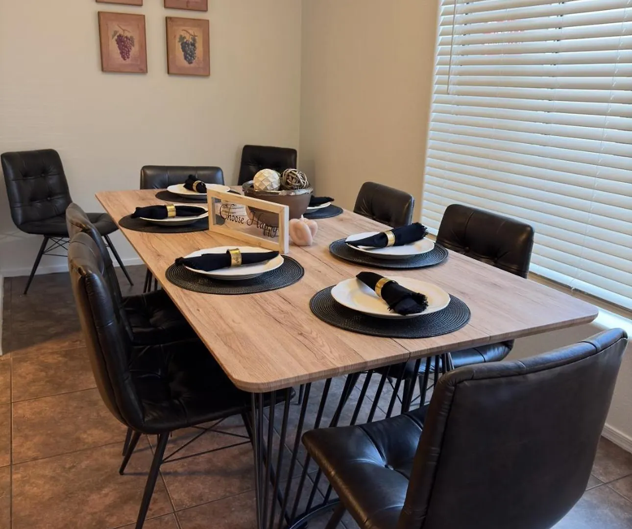 Charming Two Bedroom Townhome Phoenix Apartment