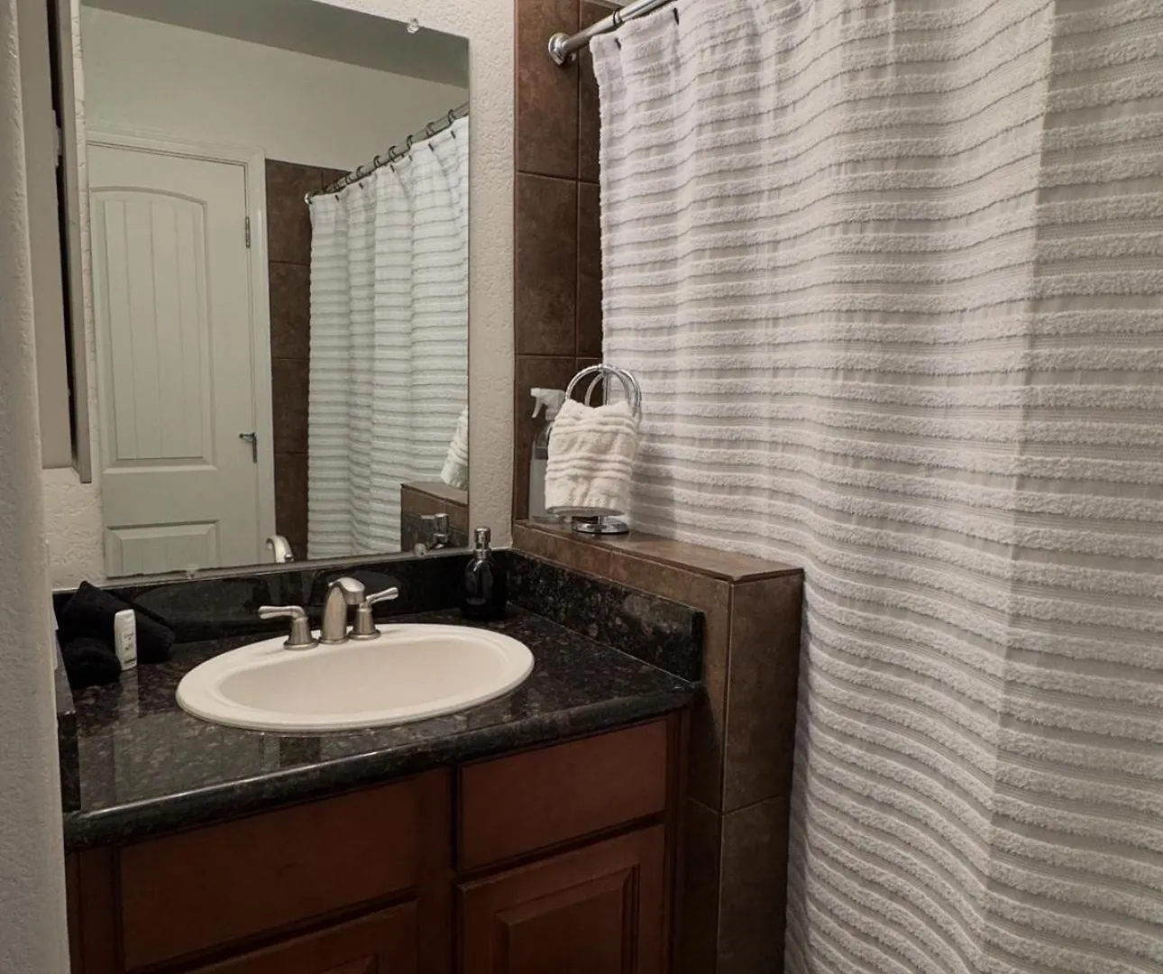 Charming Two Bedroom Townhome Phoenix Apartment