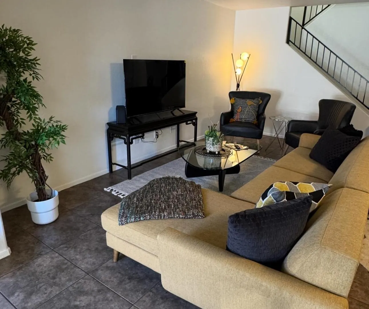 Charming Two Bedroom Townhome Phoenix